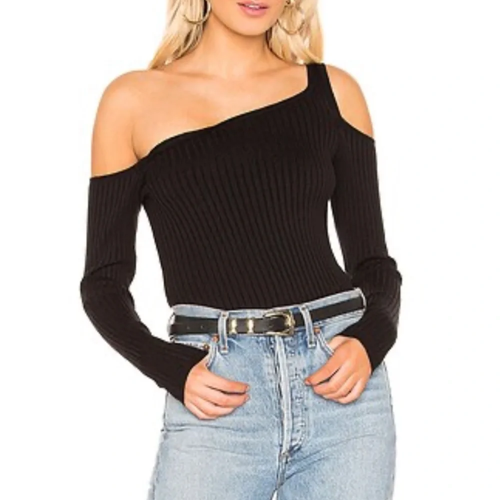 Elegant Black Asymmetrical Off-the-Shoulder Sweater - Picture 1 of 4